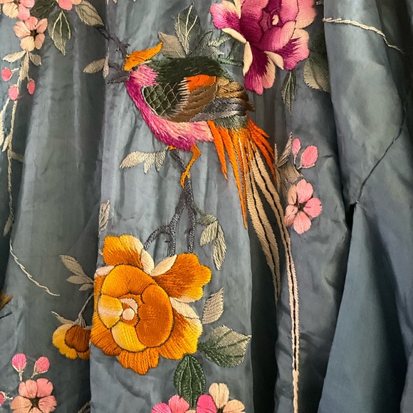 Antique Japanese Silk Embroidered Kimono C. 1930s, Art Deco Handmade Embroidery - Picture 10 of 10